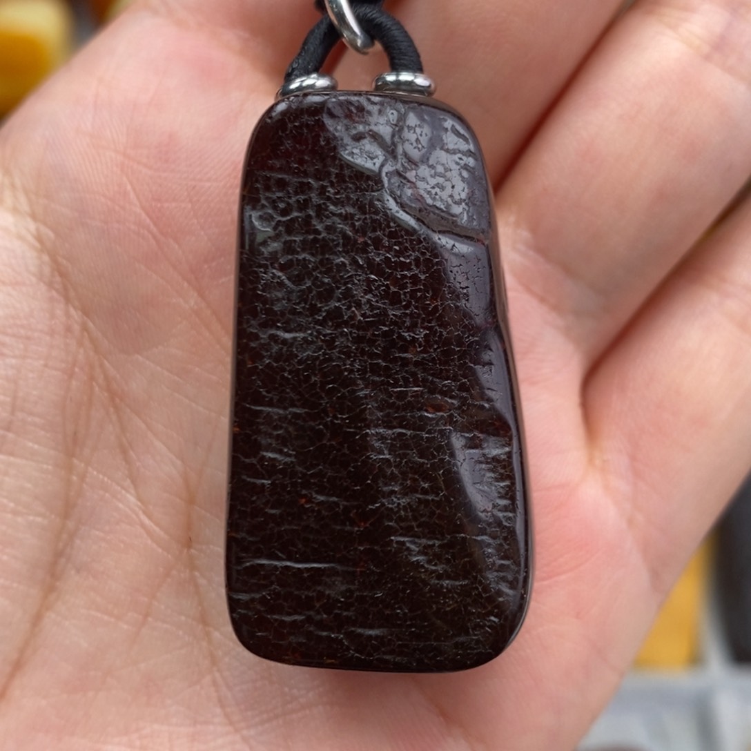 琥珀吊坠(赠链)未镶嵌