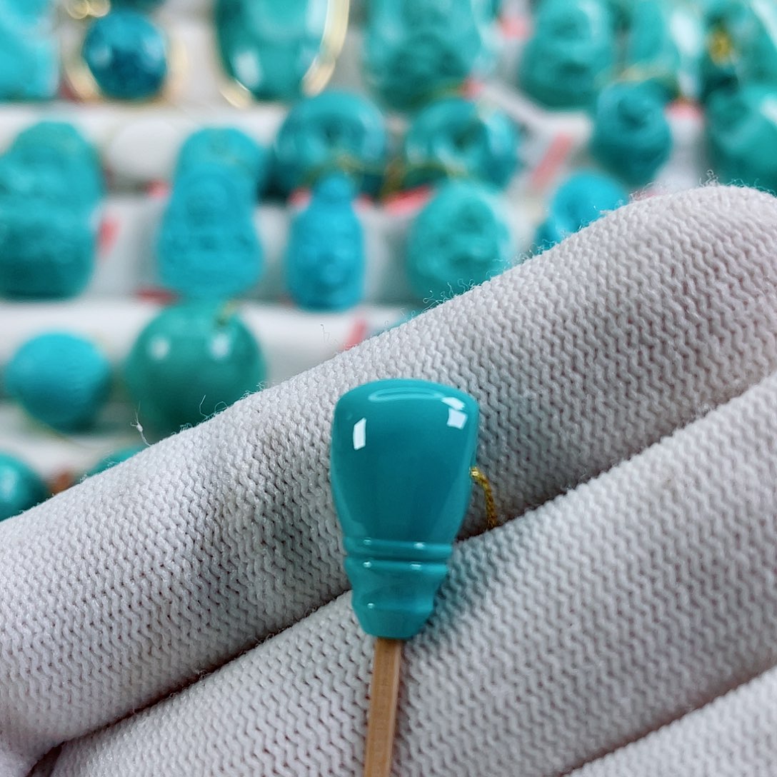 绿松石未镶嵌颈饰