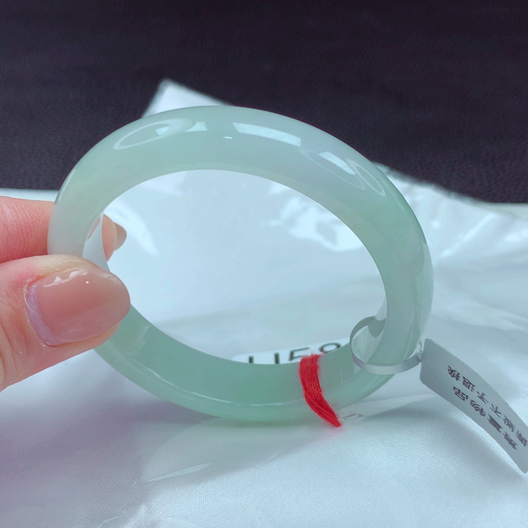 翡翠手镯未镶嵌手镯88