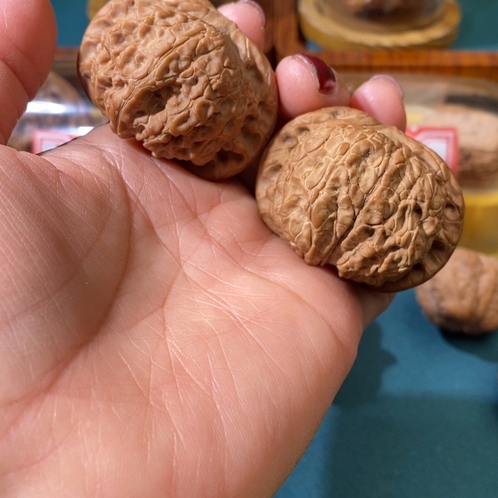 文玩核桃吊坠p****?45血麒麟