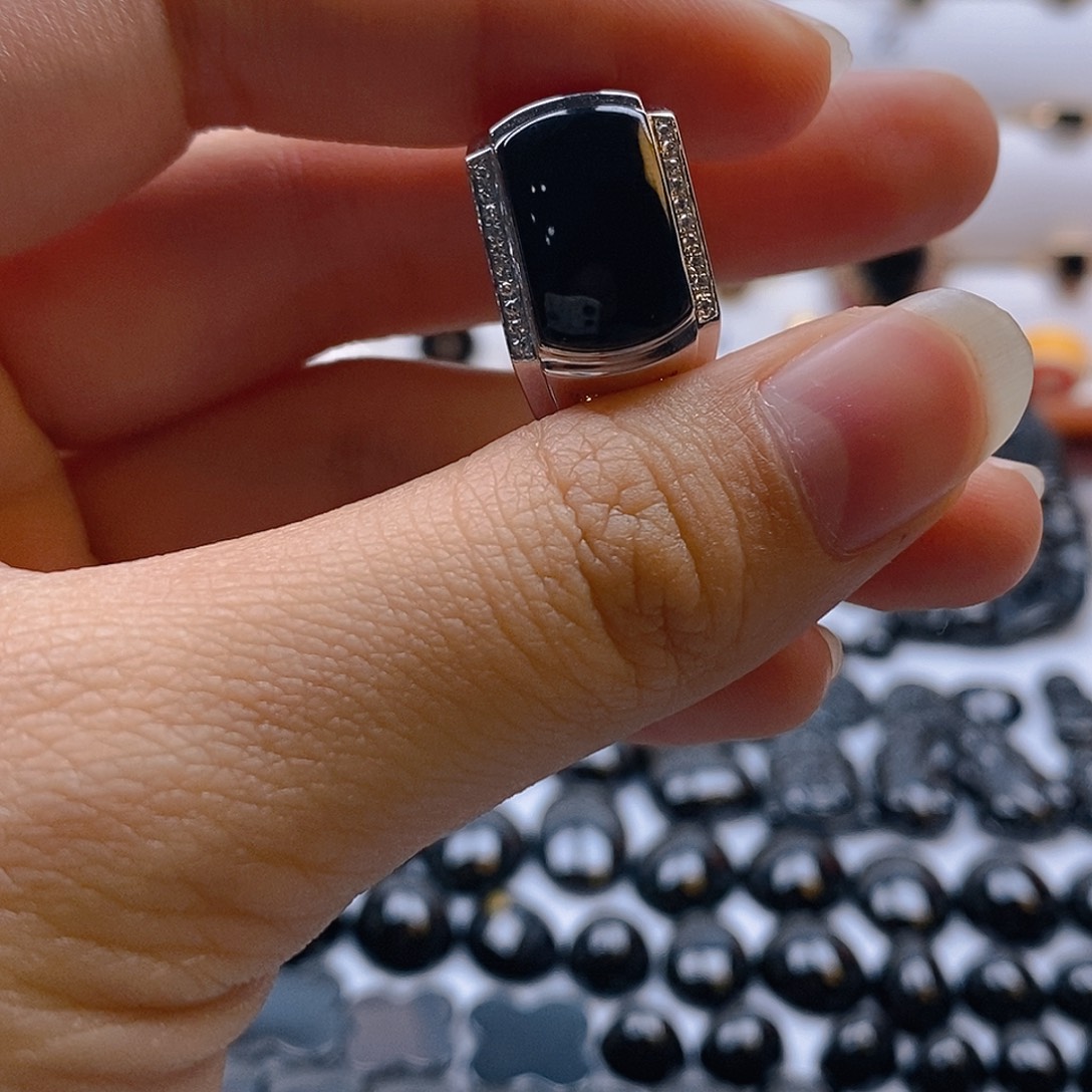 蓝***天定制翡翠18K金镶嵌墨翠