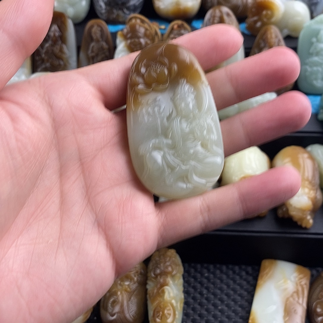 和田玉挂件未镶嵌毛*雨