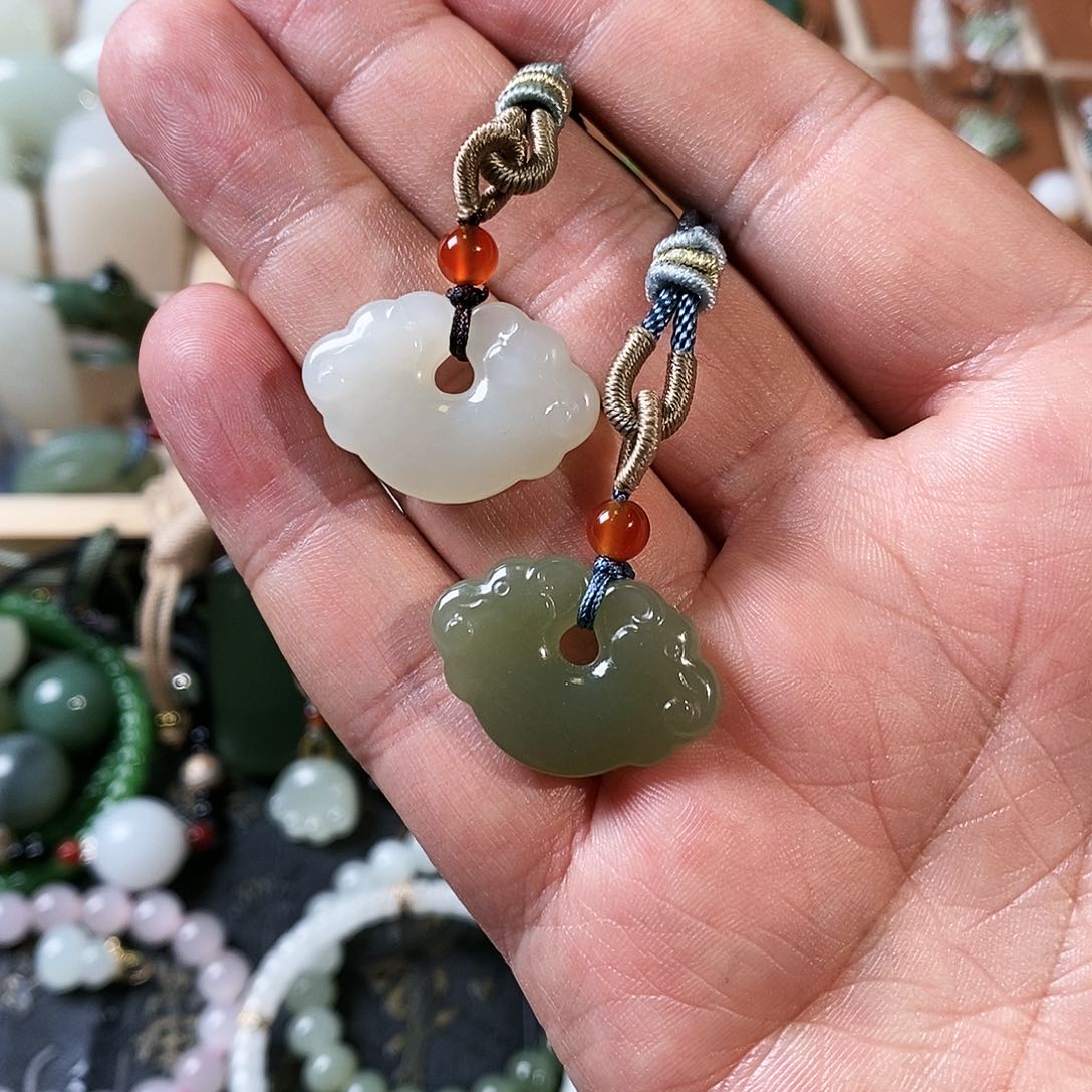 和田玉颈饰未镶嵌