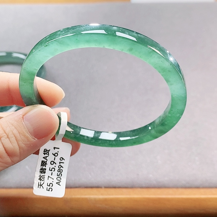 【闪购商品】翡翠手镯（圆镯）未镶嵌