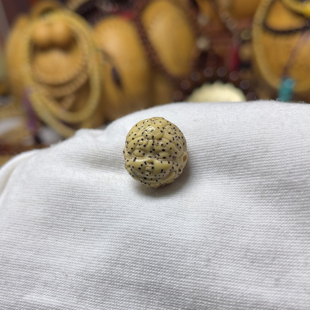 手串星月菩提雕刻藏传扎吉拉姆原生态鸡油黄