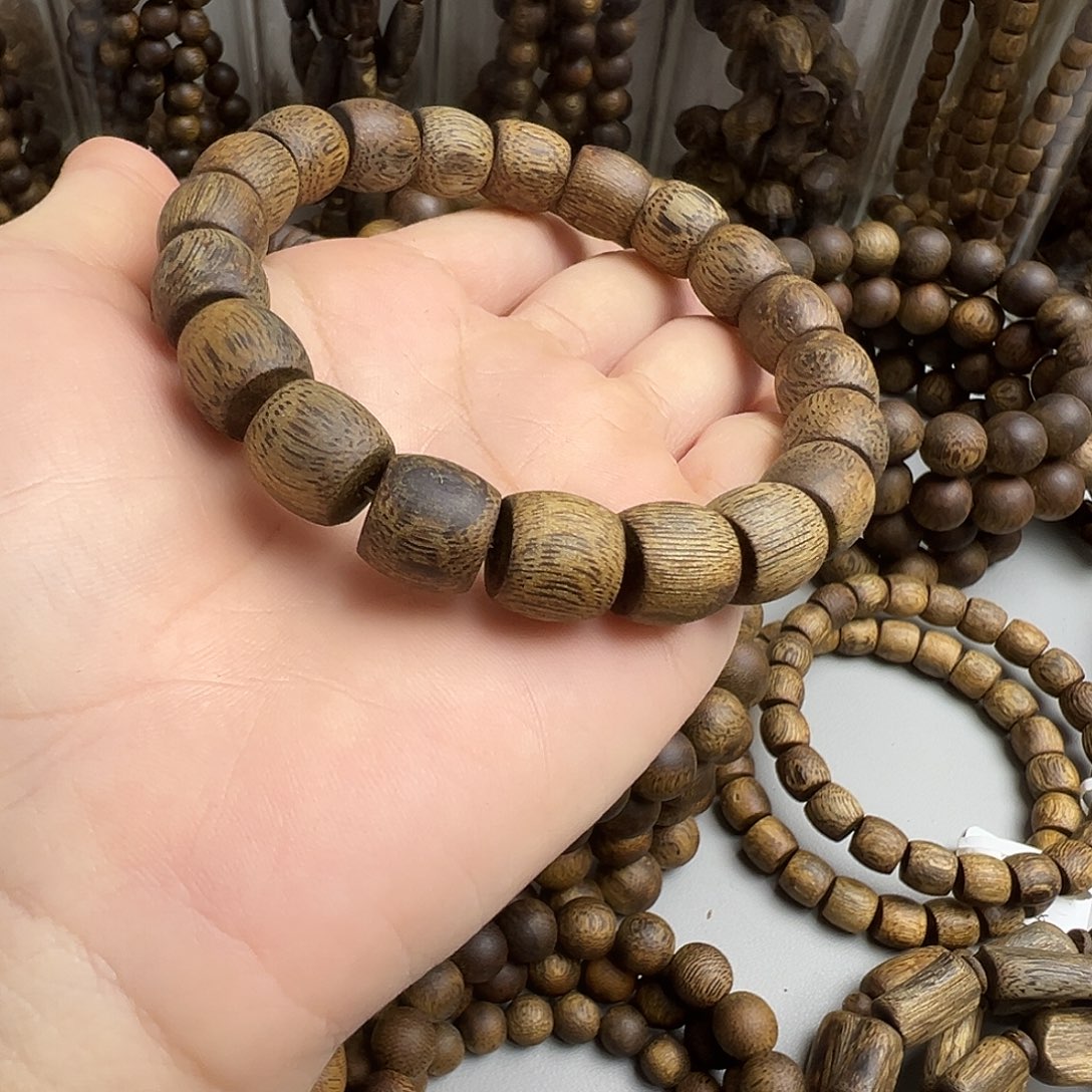 萨***爷沉香碎屑沉香奇楠高油脂1.1鼓珠单圈13.8克