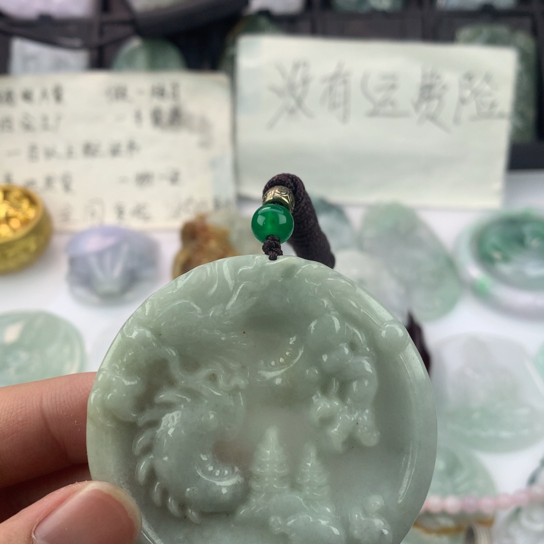 翡翠颈饰未镶嵌一