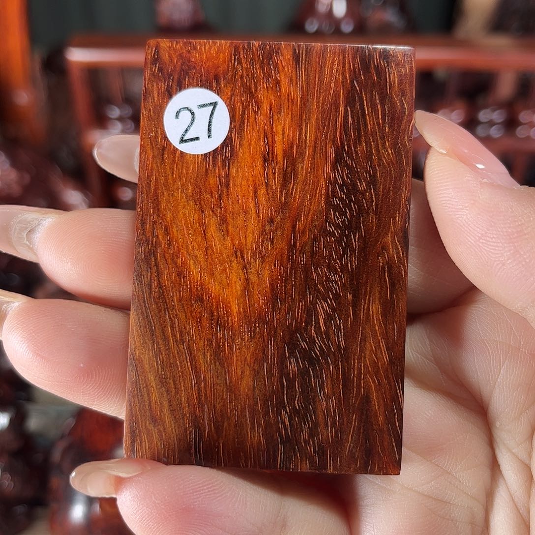 A***出檀香紫檀（小叶紫檀）