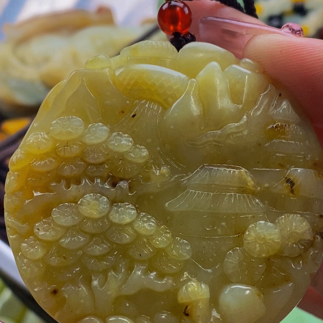 蛇纹石玉颈饰未镶嵌