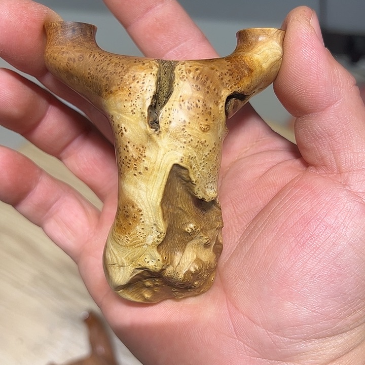 大叶紫檀（黑酸枝木类）草***?