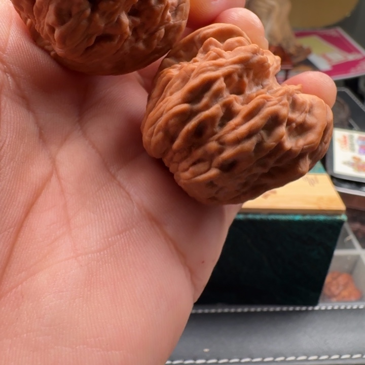 文玩核桃吊坠树蛙《天残脚》