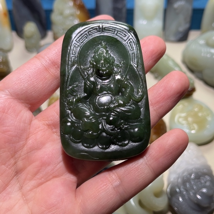 和田玉未镶嵌把件