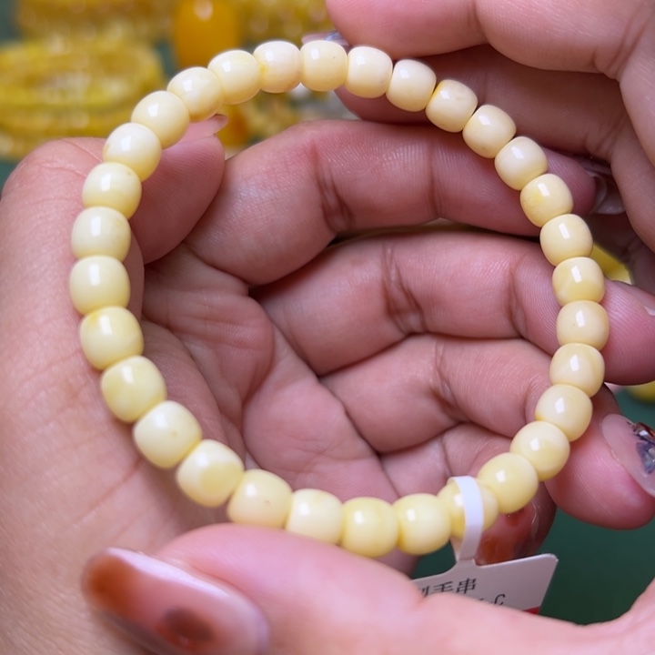 蜜蜡未镶嵌珠宝奇石