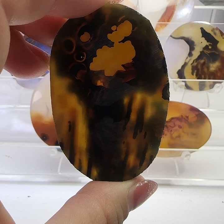 罗***）玛瑙/玉髓未镶嵌珠宝奇石