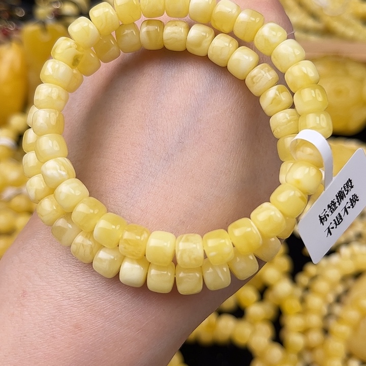 琥珀未镶嵌颈饰琥珀，多样性发其一