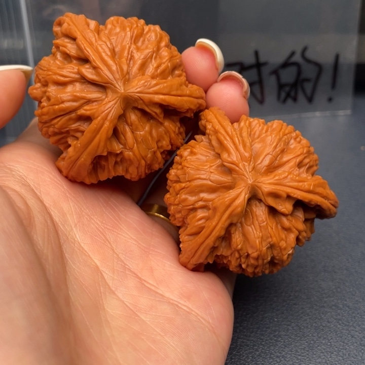 S***K文玩核桃吊坠白狮子