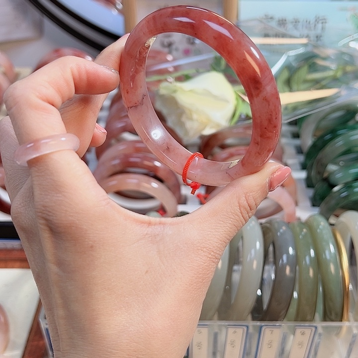 石英质玉手镯未镶嵌楚*.