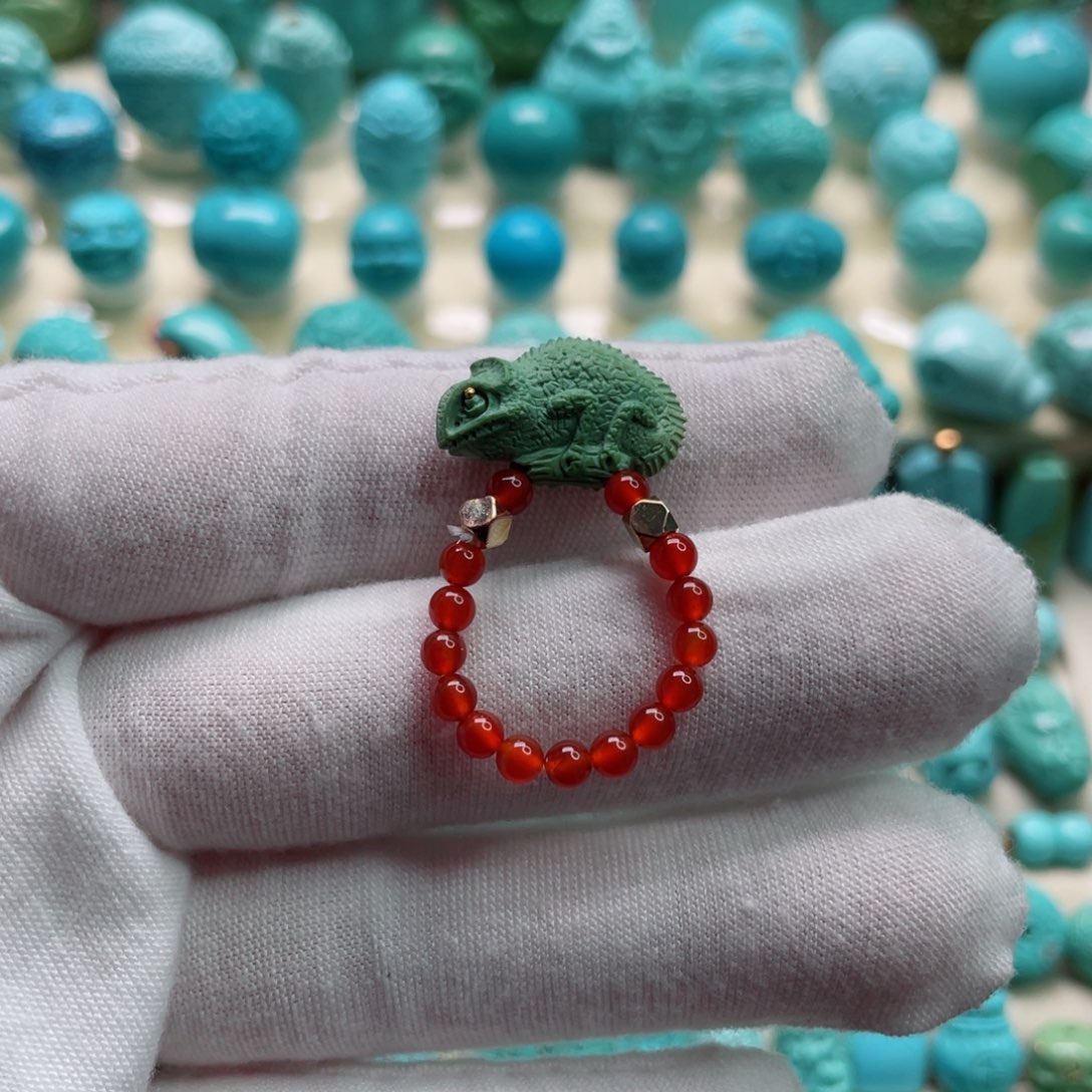 绿松石颈饰未镶嵌