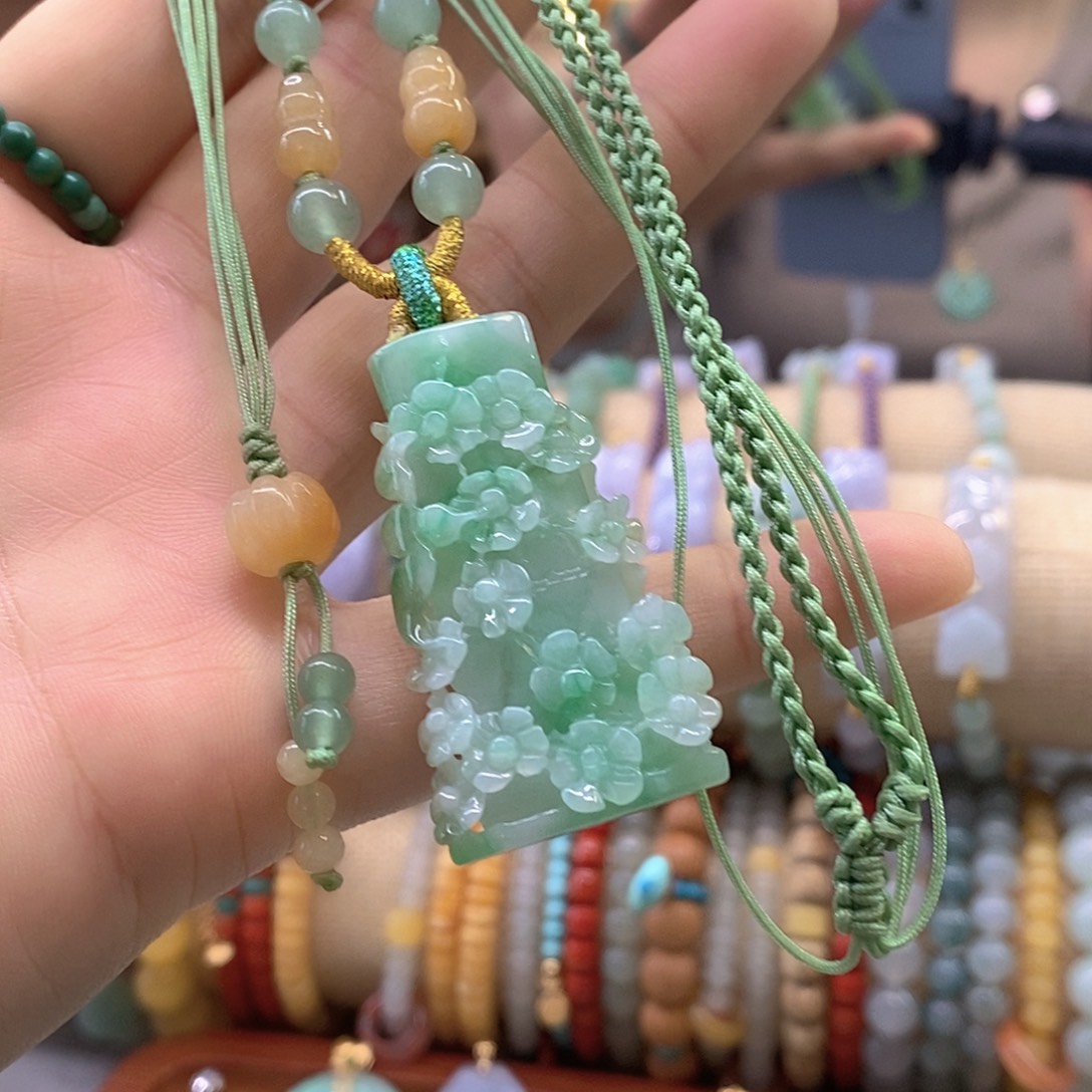 翡翠未镶嵌挂件翡翠挂件