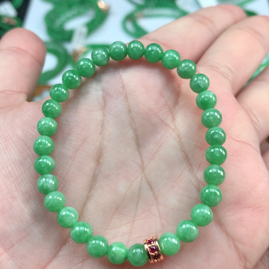 翡翠手链未镶嵌翡翠