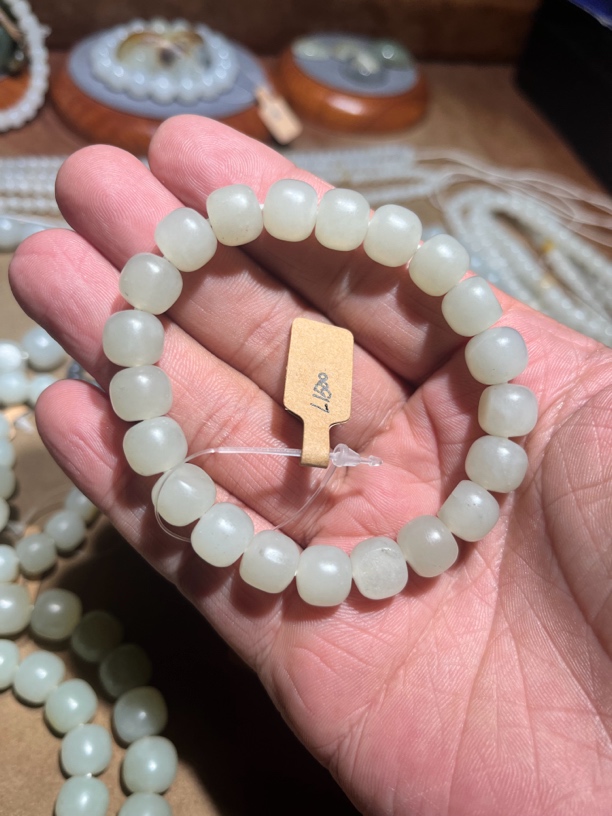 正宗新疆和田玉老型手串10mm