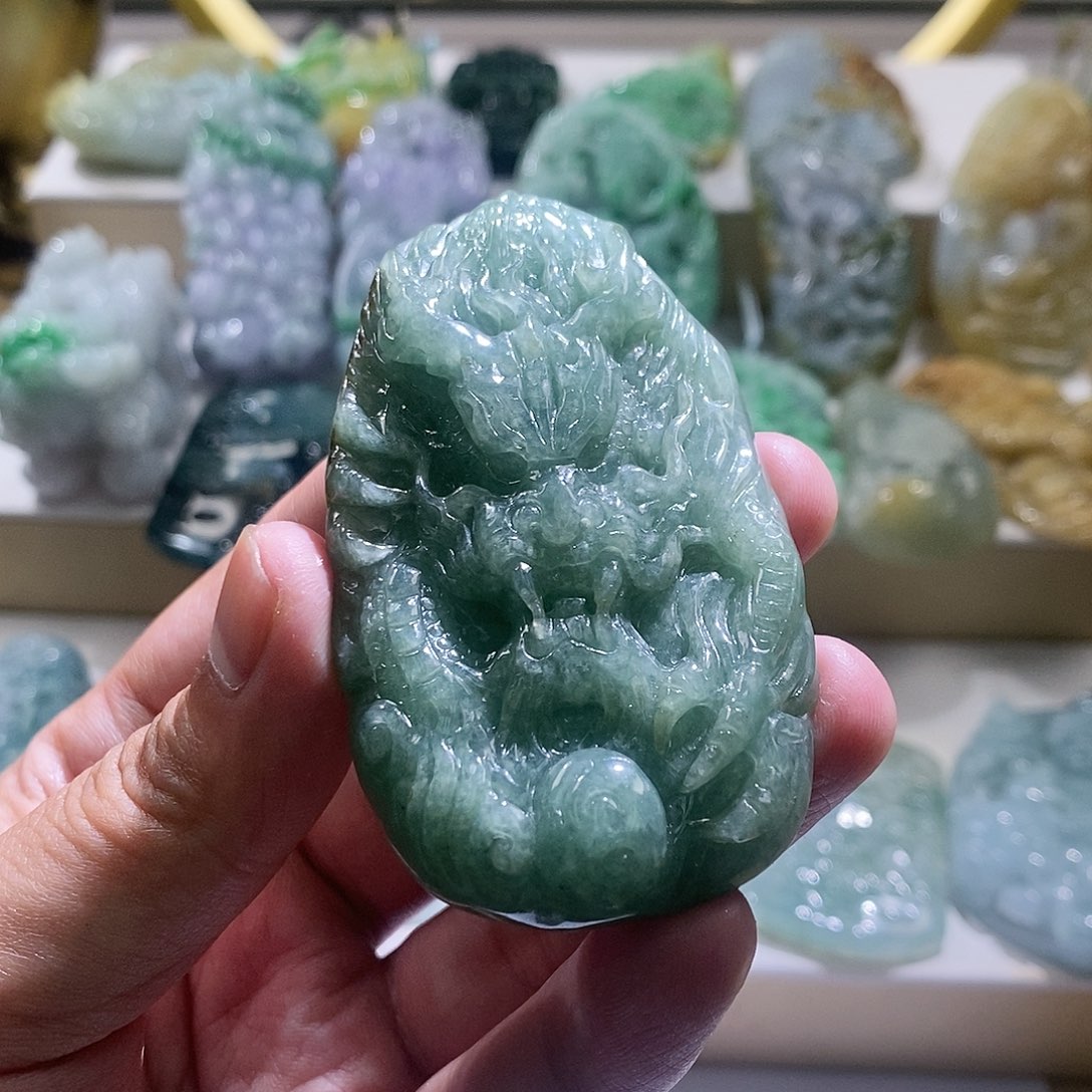 【闪购商品】翡翠颈饰未镶嵌龙牌