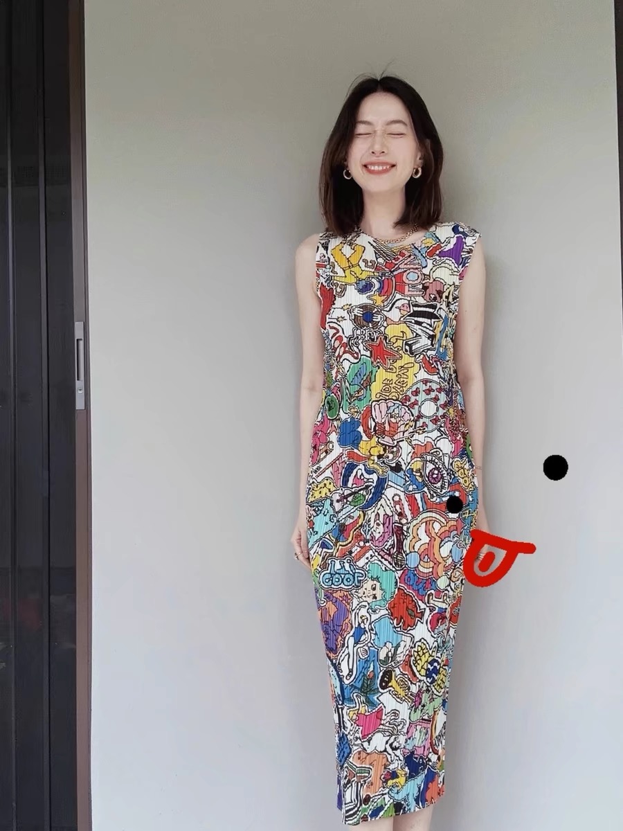 【D.Deng定制】三宅褶皱涂鸦少女减龄高级印花夏季新款无袖连衣长裙