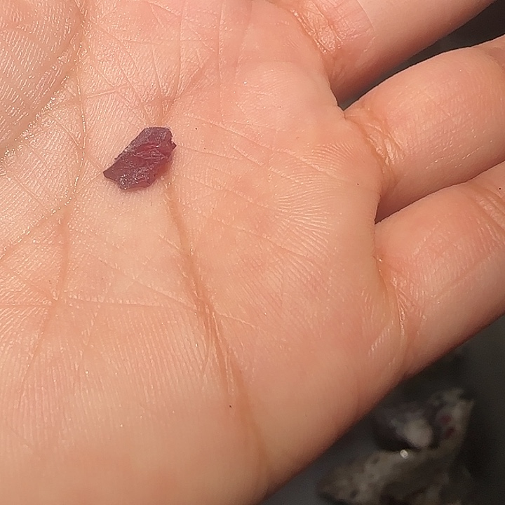 锁***子天然辰砂天然朱砂原石