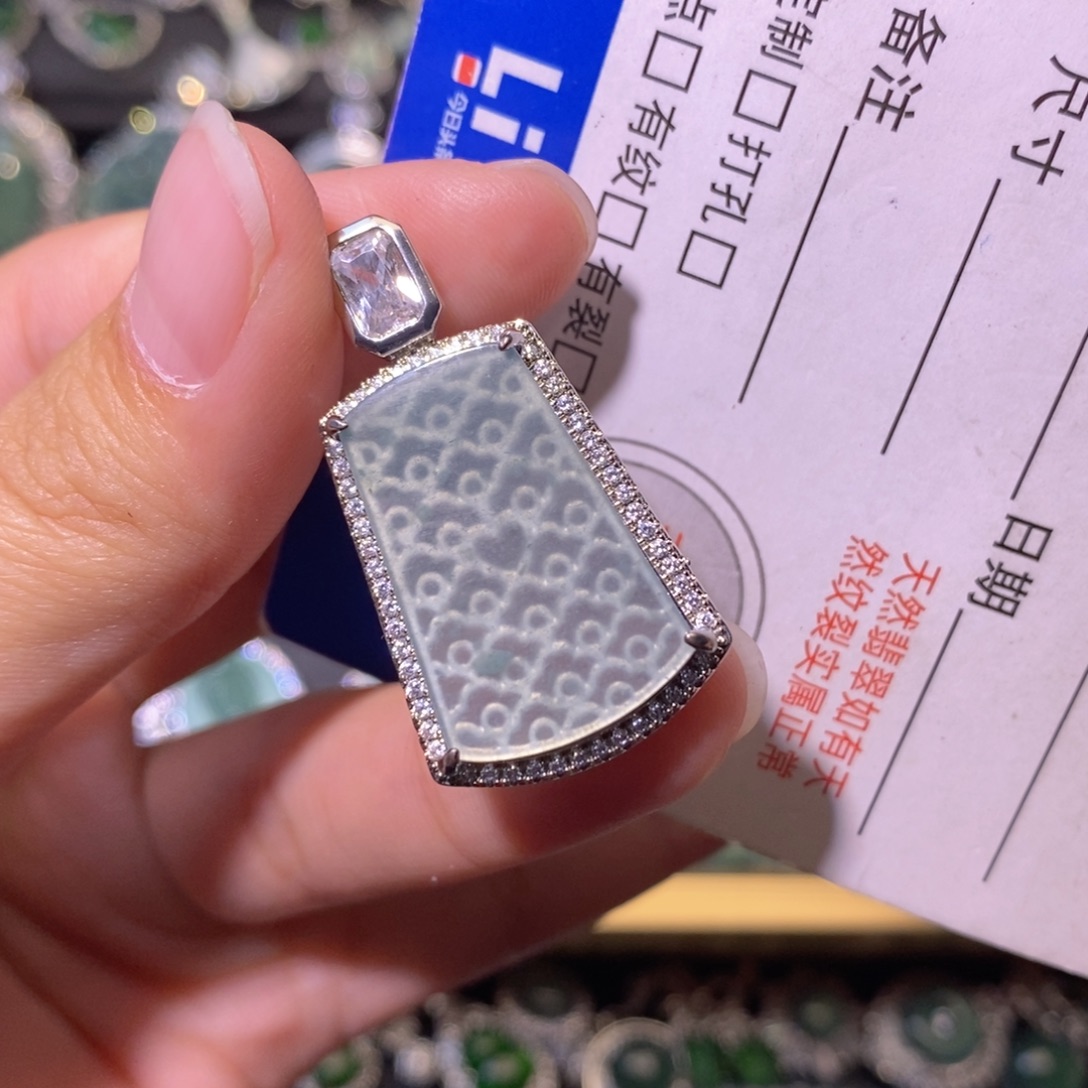 翡翠未镶嵌颈饰天然