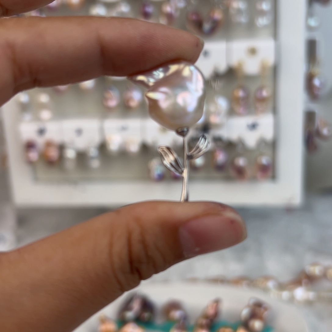 淡水珍珠吊坠(赠链)未镶嵌