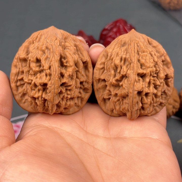 文玩核桃把件W 10 42 麦虎