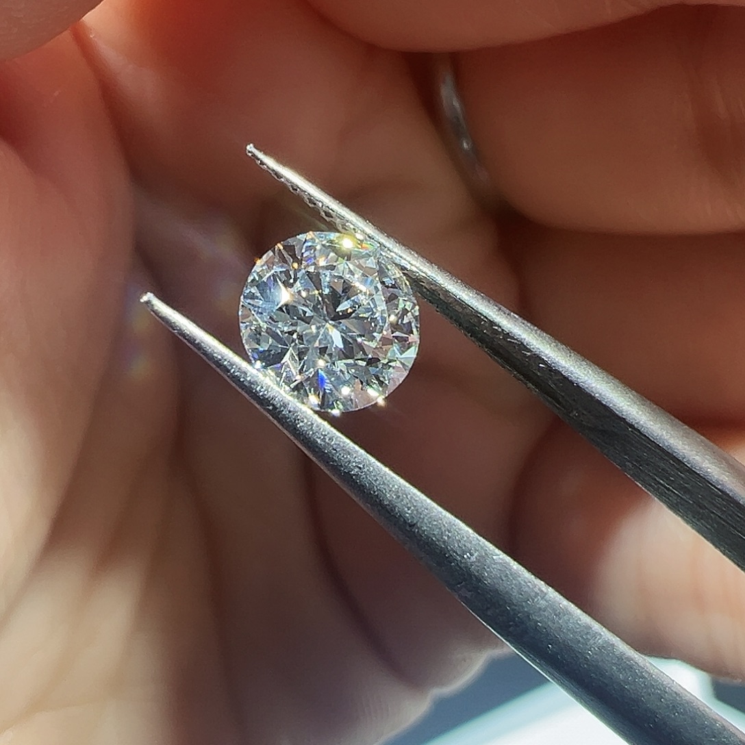 合成钻石裸石1ct圆形八心八箭培育钻顶参单证书