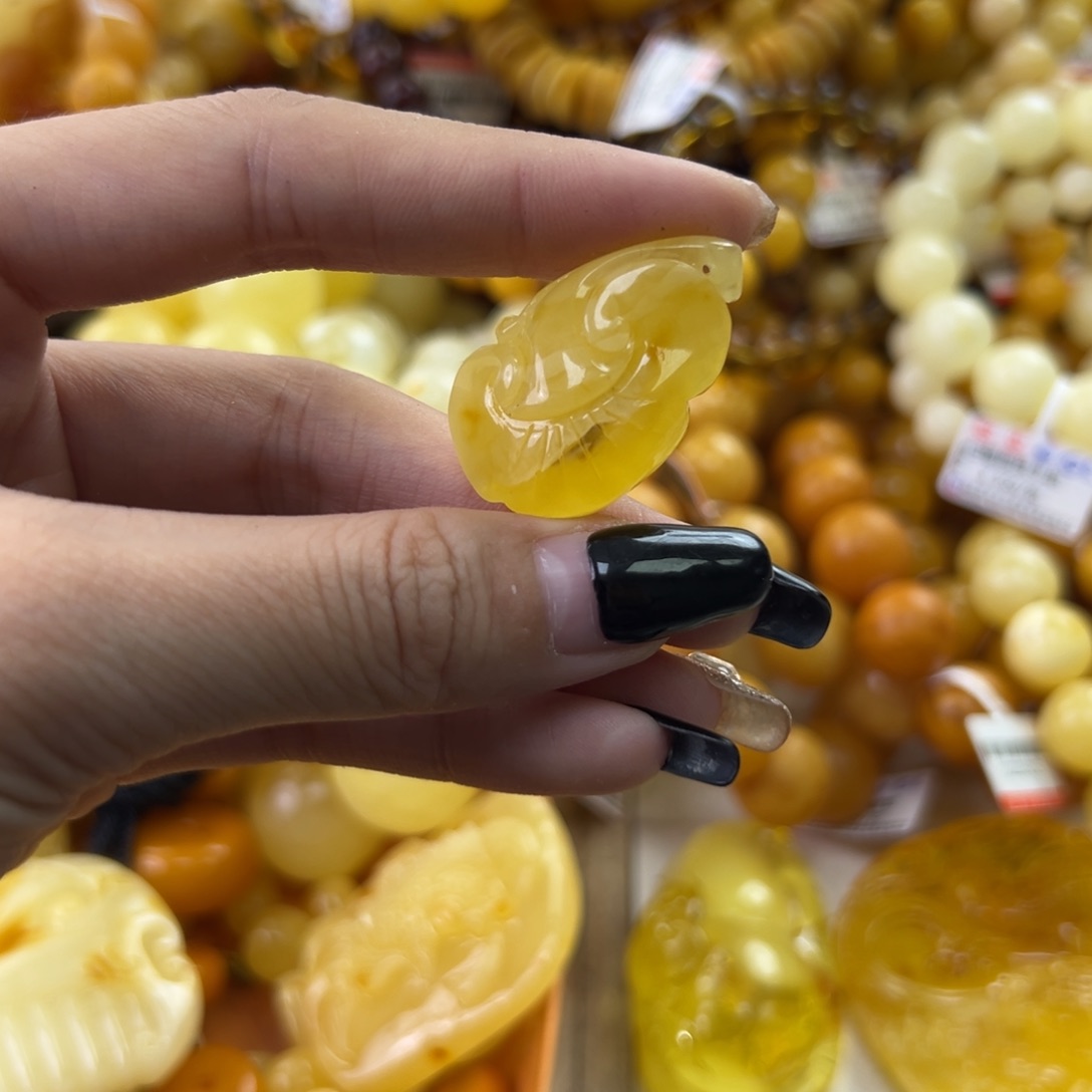 琥珀珠宝奇石未镶嵌