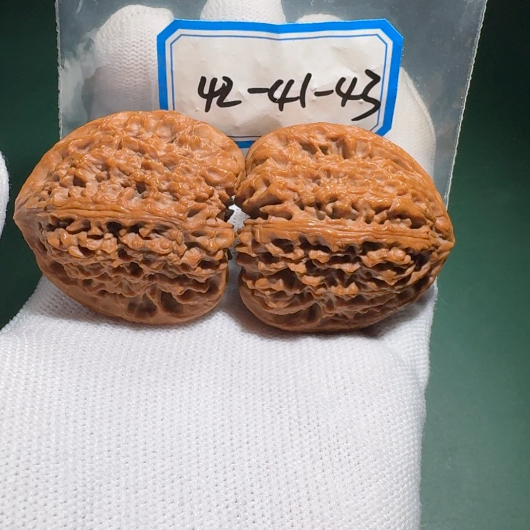 B***、文玩核桃吊坠0001号鱼骨万字