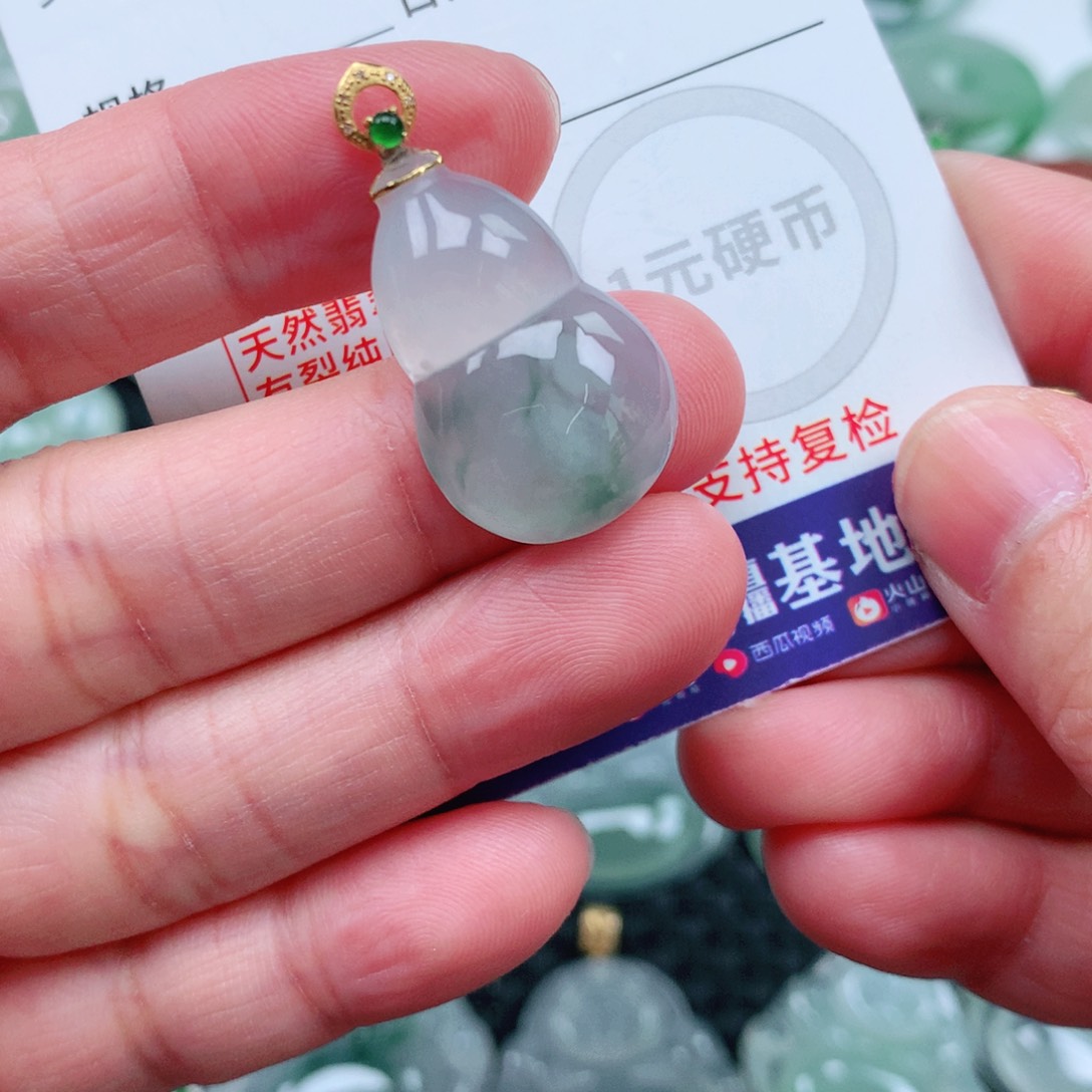 翡翠吊坠(不含链)18K金镶嵌