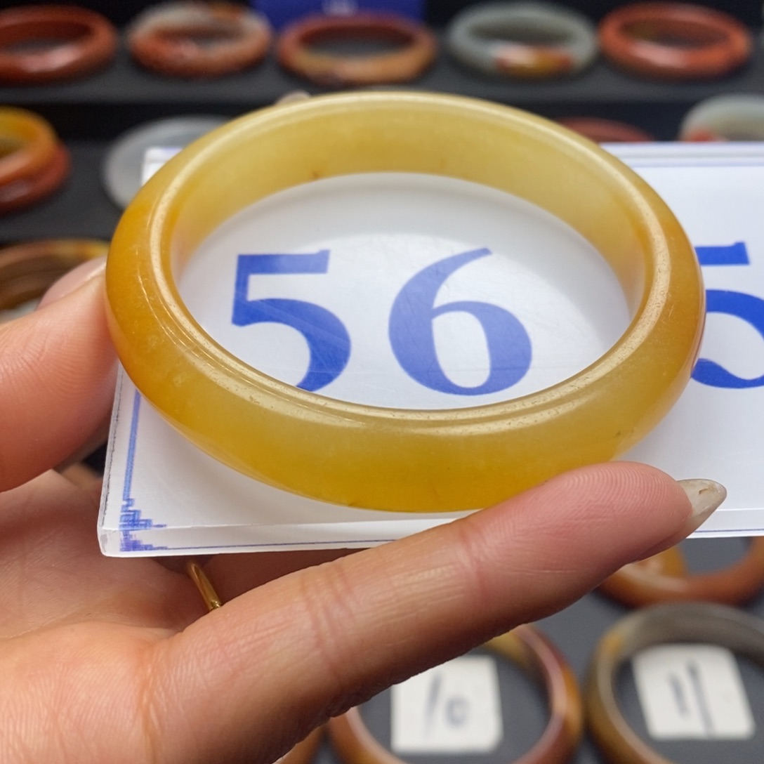 石英质玉（黄龙玉）手镯微瑕未镶嵌