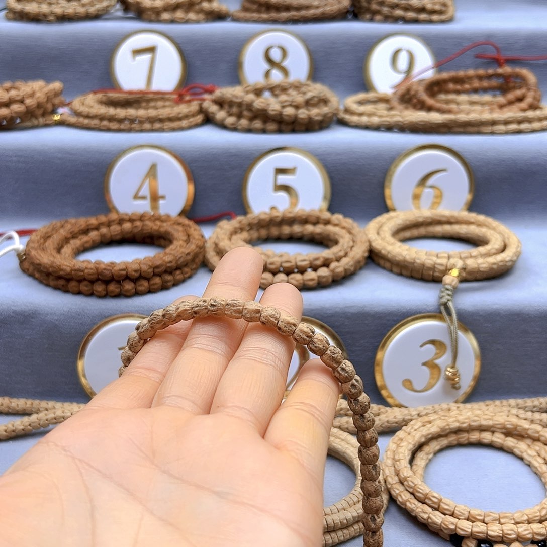 柏香籽/百香籽手串雪****…