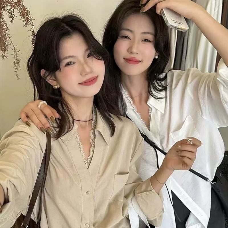 法式复古V领衬衫女春季2025新款设计感蕾丝花边宽松显瘦长袖上衣