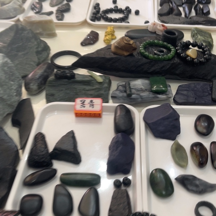 玄***人玉新疆的黑青料子的