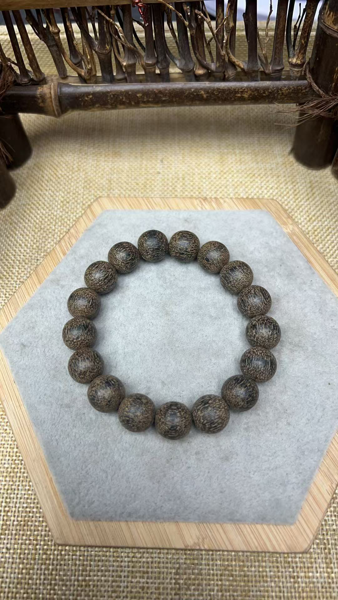 B221龙二文玩成品木串