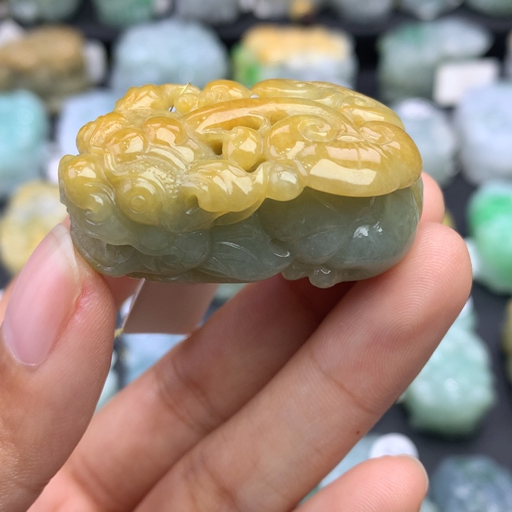 翡翠颈饰未镶嵌天然缅甸翡翠