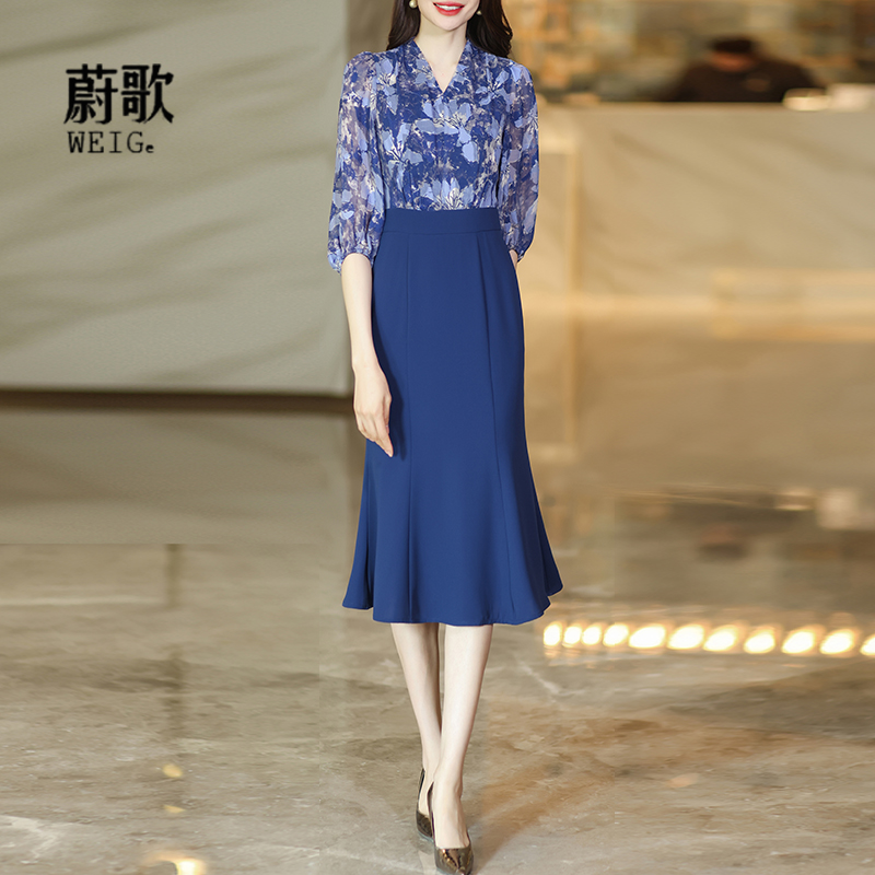 孔雀蓝色V领连衣裙2025年春季七分袖高腰优雅气质显瘦连衣裙1605