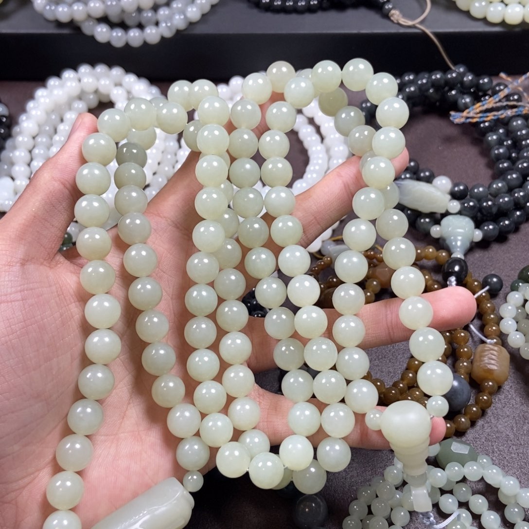 七***锵和田玉未镶嵌把件