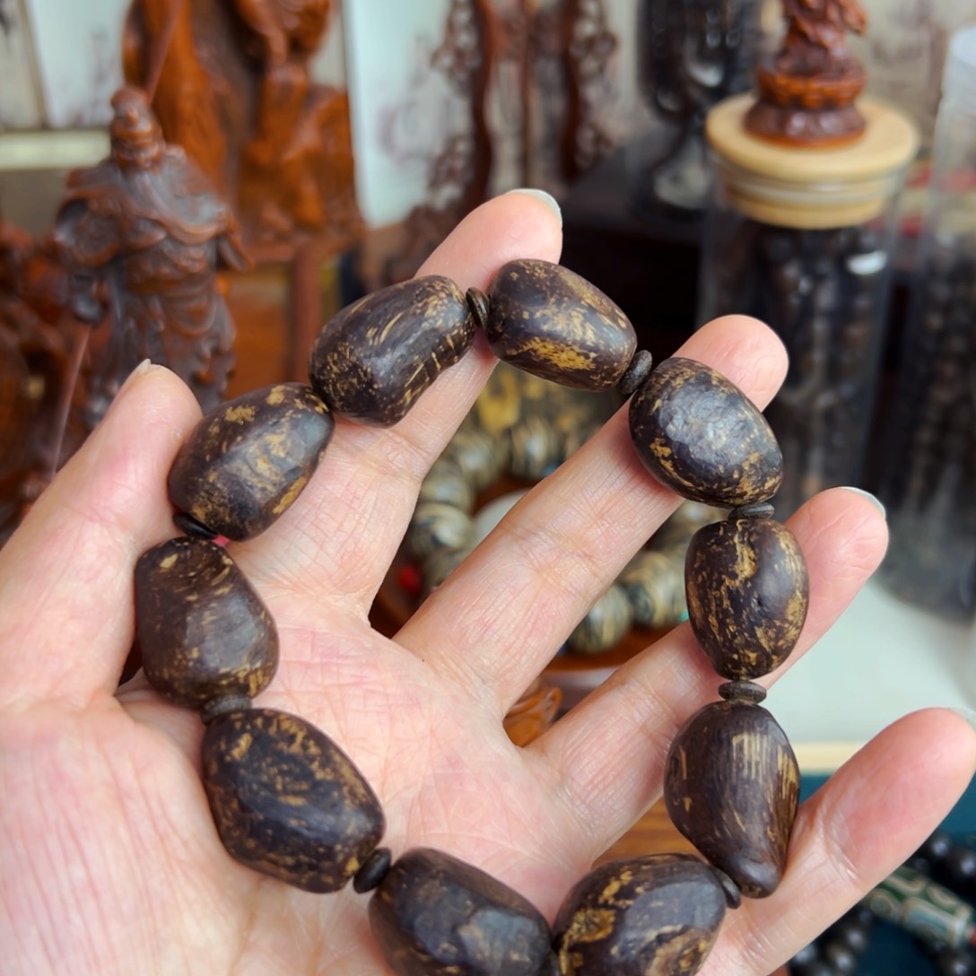 阴沉木年货节福利活动文玩手串摆件把件