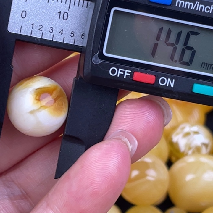 蜜蜡未镶嵌裸石344