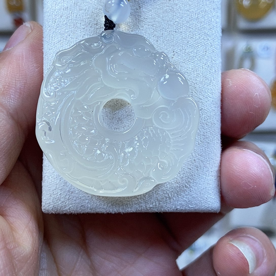 玛瑙/玉髓颈饰未镶嵌