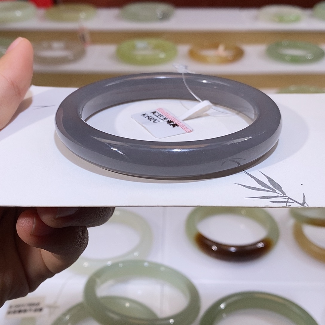 未镶嵌手镯和田玉满紫 性价比款