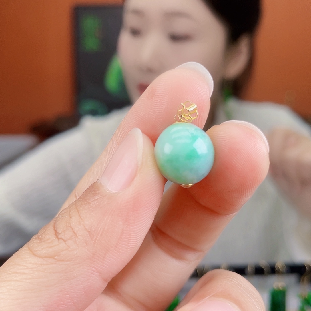 翡翠18K金镶嵌耳饰
