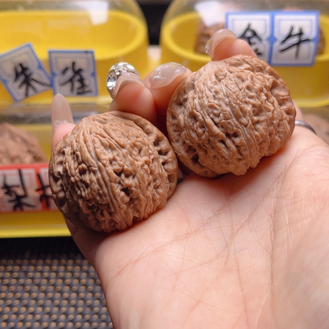 文玩核桃把件泥鳅背