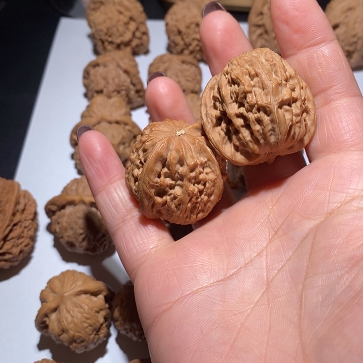 文玩核桃把件袁****_磨盘